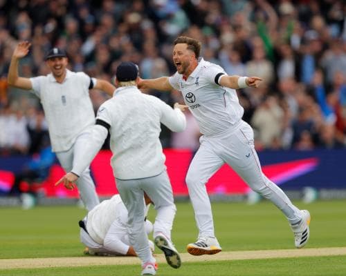 Ollie Robinson’s Stunning Return Ignites England’s Test Revival Against New Zealand